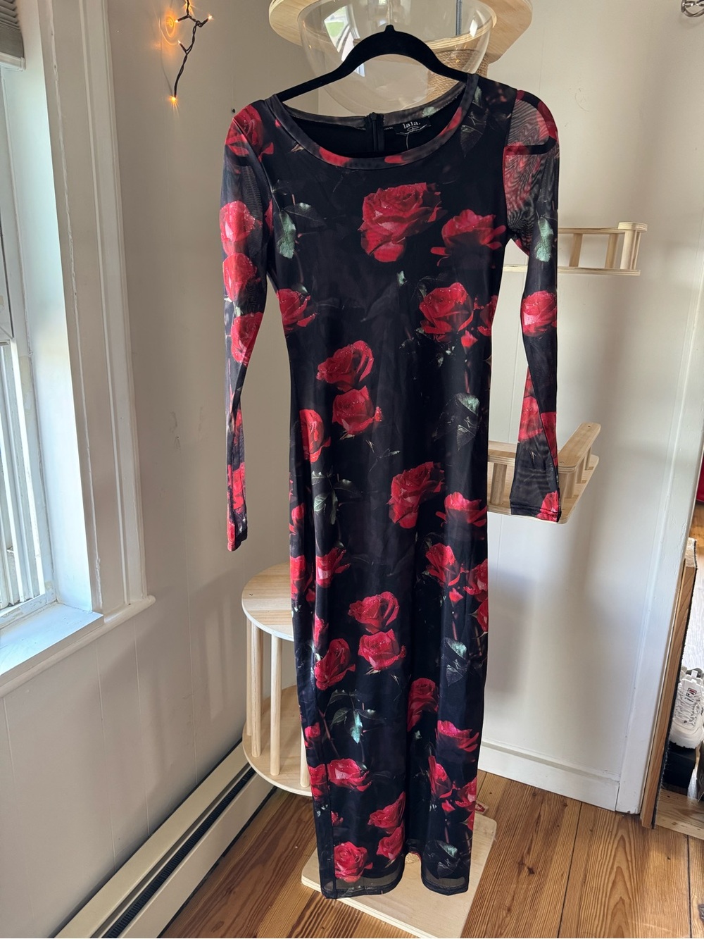 Dressed in Lala Red Rose Print Long Sleeve Black Maxi Dress